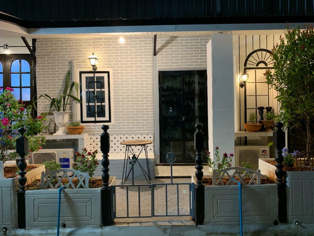 At Night Hotel Chumphon Luaran gambar